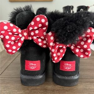 Minnie Mouse uggs